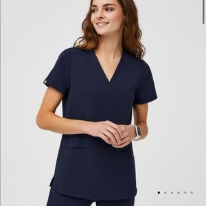 FIGS Casma Scrub Top